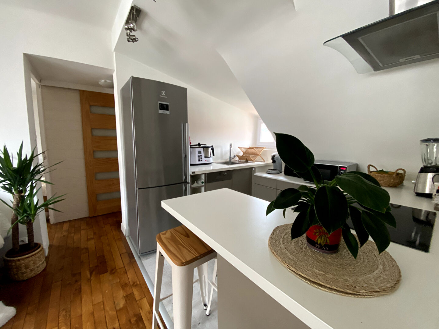 SAINT-F\u00c9LIX - T2 - DPE (D) - CHARME - DERNIER ETAGE