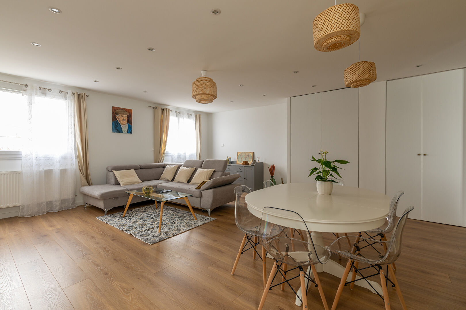 COUP DE COEUR pour ce T3\/4 modulable avec grand balcon et deux stationnements. 3\/10