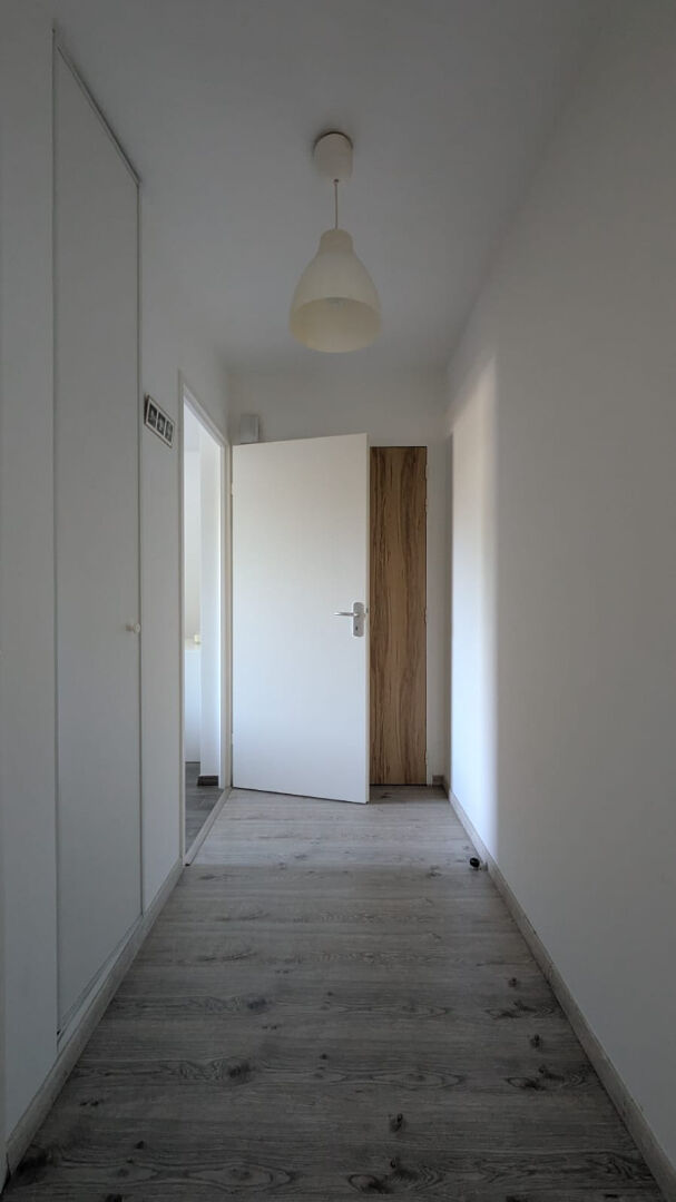 Appt 2 pi\u00e8ces 43 m2 Terrasse XXL de 24 m\u00b2 DPE D et parking sous-sol 7\/13