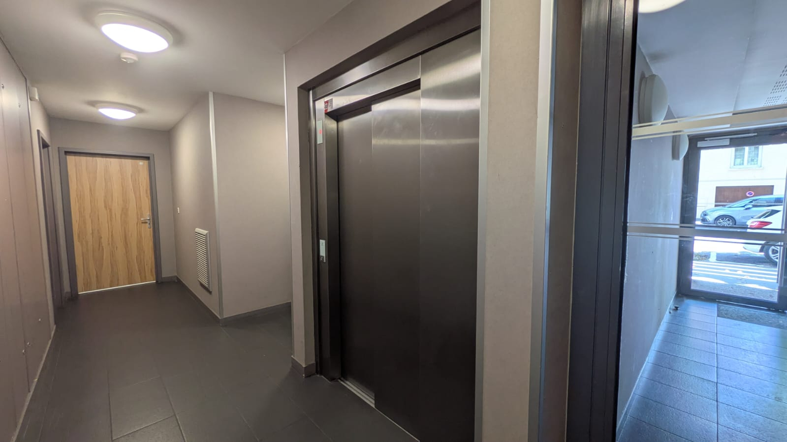 Appt 2 pi\u00e8ces 43 m2 Terrasse XXL de 24 m\u00b2 DPE D et parking sous-sol 9\/13