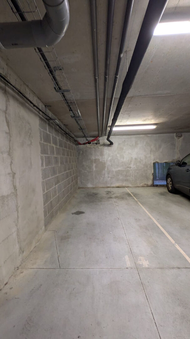 Appt 2 pi\u00e8ces 43 m2 Terrasse XXL de 24 m\u00b2 DPE D et parking sous-sol 13\/13