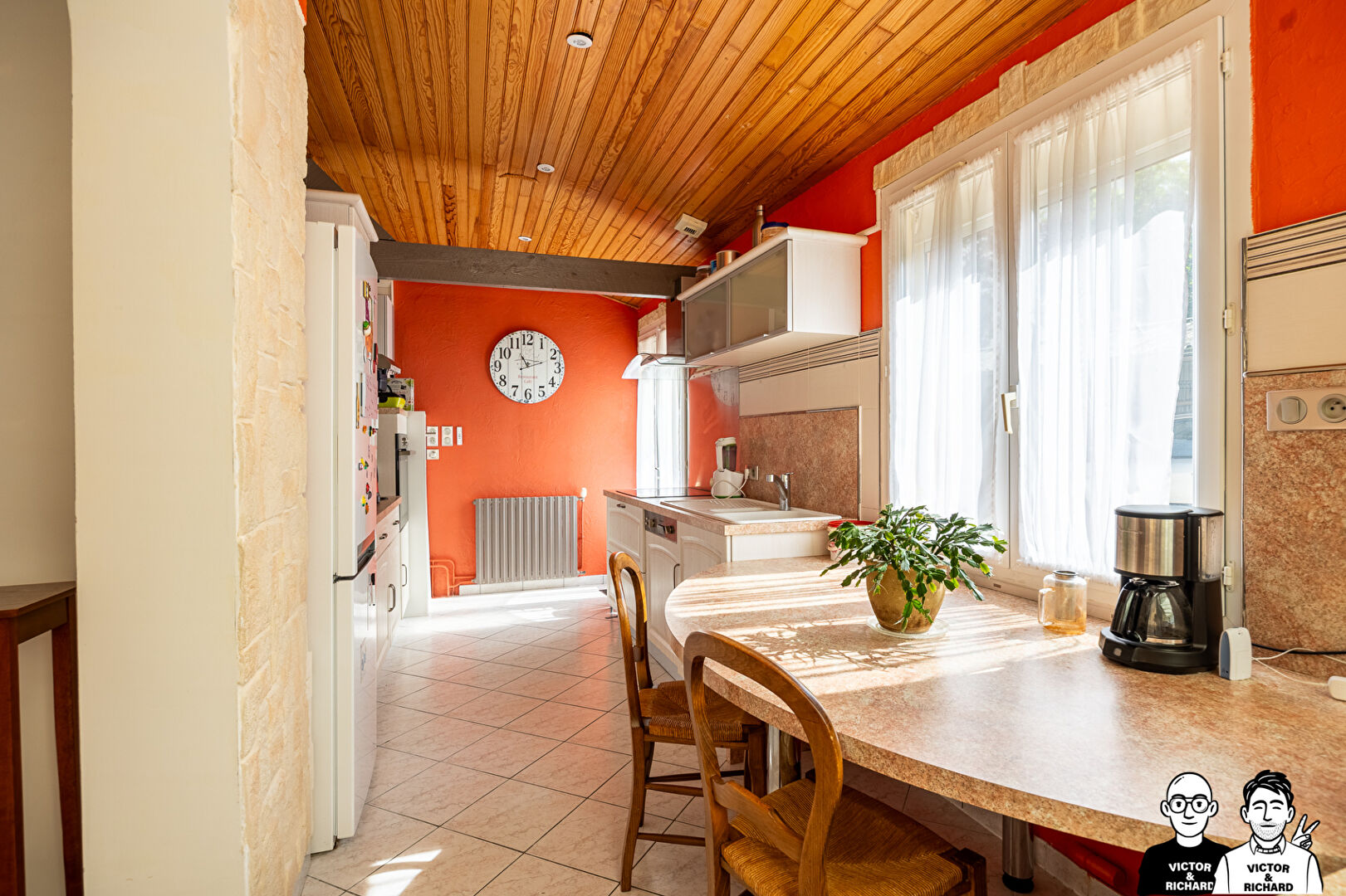 MAISON - JARDIN - 2 CHAMBRES - POTENTIEL D'\u00c9VOLUTION - CARPORT - D\u00c9PENDANCES 6\/18