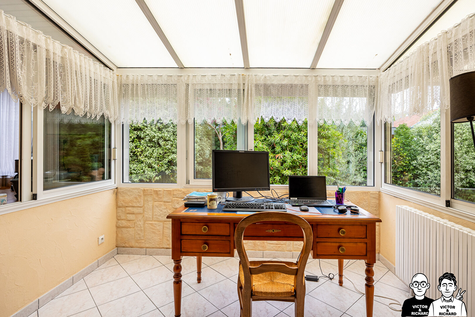 MAISON - JARDIN - 2 CHAMBRES - POTENTIEL D'\u00c9VOLUTION - CARPORT - D\u00c9PENDANCES 8\/18